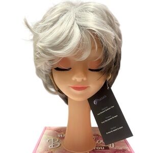 NWT Silver and Gray Women's Wig